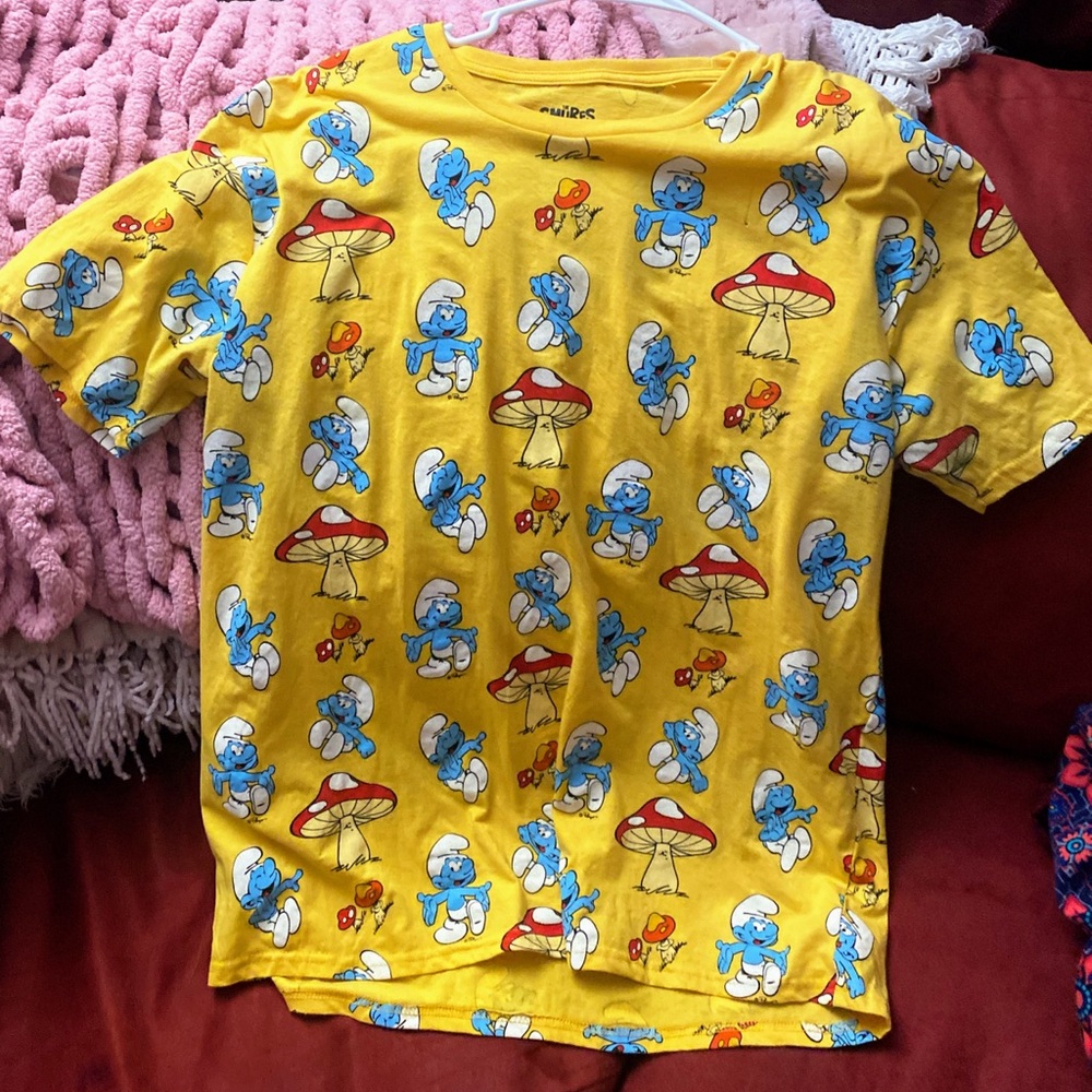 Smurfs XL yellow shirt